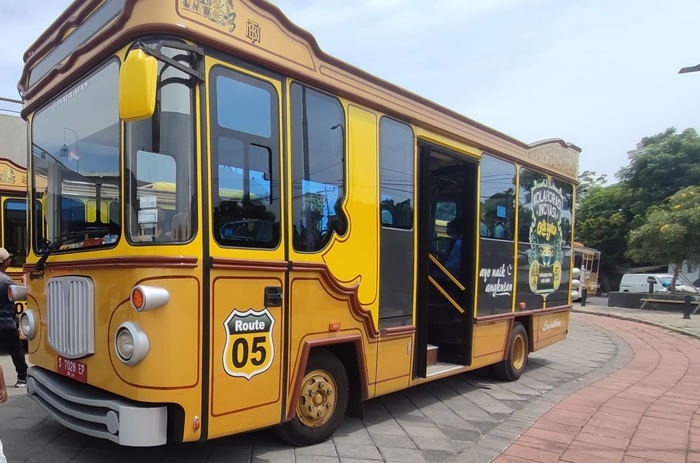 Potret antusias masyarakat Kabupaten Tuban saat menikmati layanan Bus Si Mas Ganteng.
