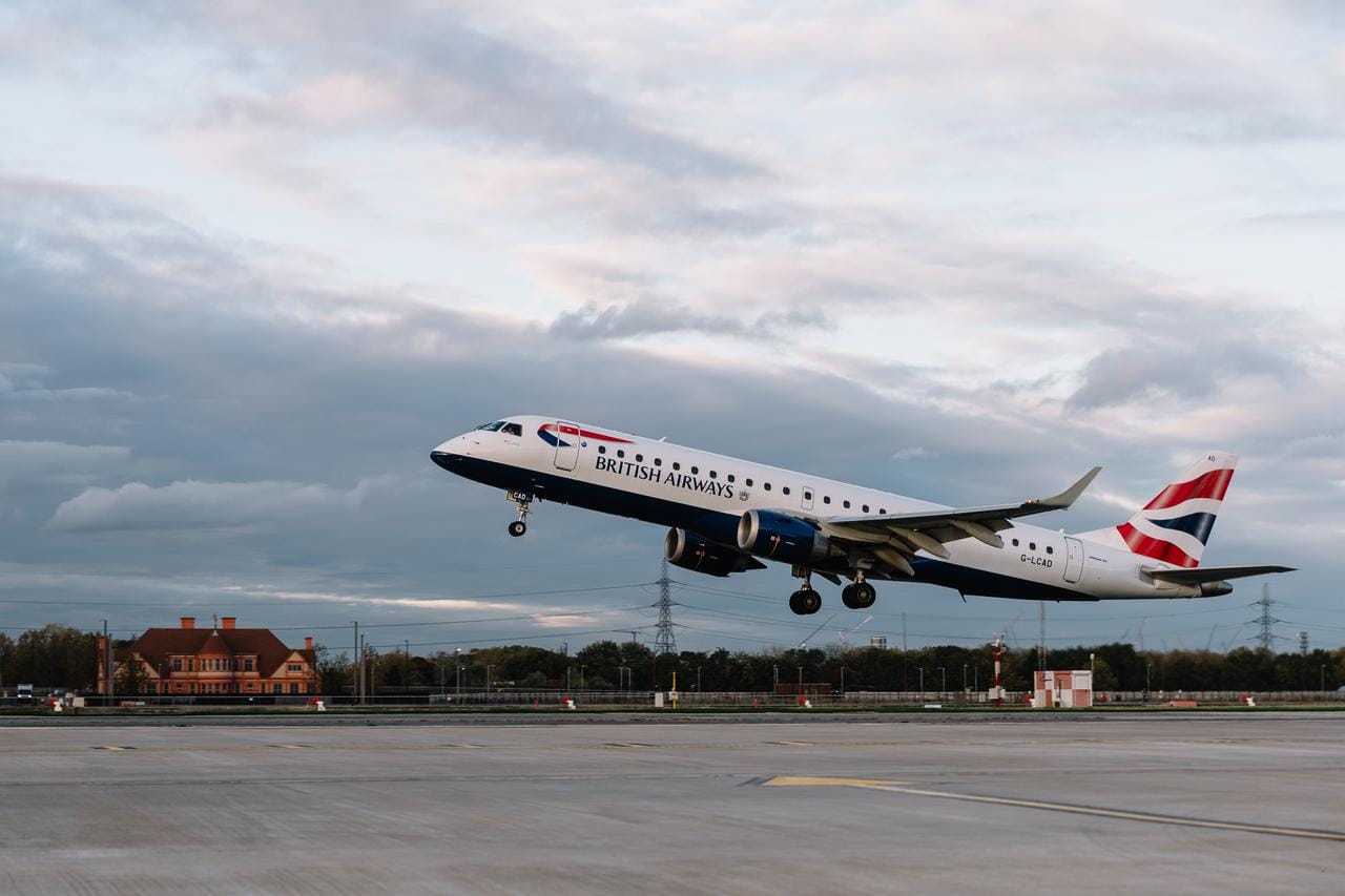 Maskapai British Airways saat lepas landas.