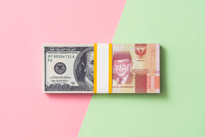 Masa penangguhan tarif AS segera berakhir. Investor menanti kepastian, sementara rupiah masih tertekan oleh isu global dan domestik.