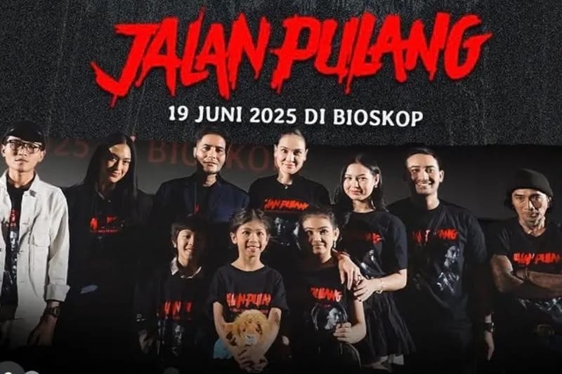 Para pemain film horor Jalan Pulang