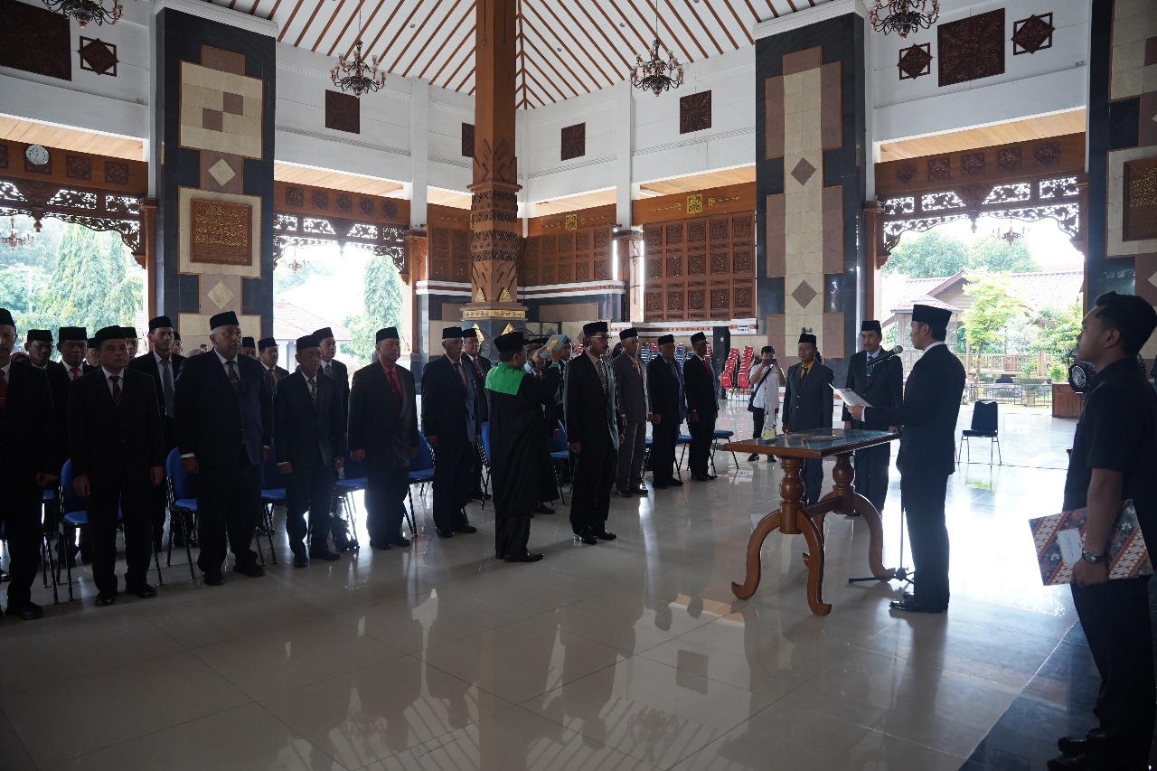 Kepala DLHP Tuban Bambang Irawan dimutasi menjelang pensiunnya.