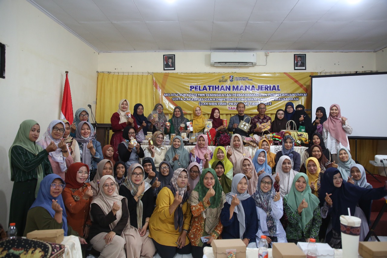 Pemkab Tuban fasilitasi lebih dari 11 ribu UMKM dengan izin resmi dan pelatihan, bentuk nyata program unggulan Mas Lindra untuk ekonomi lokal.