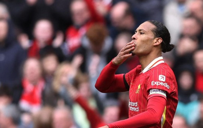 Van Dijk tolak tutup karir di Belanda.