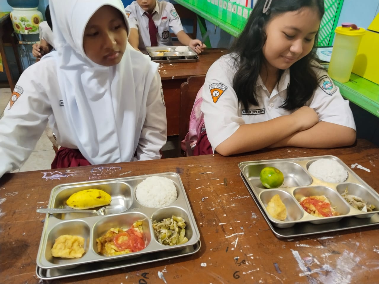 Menu MBG yang diterima oleh siswa SD di Tuban