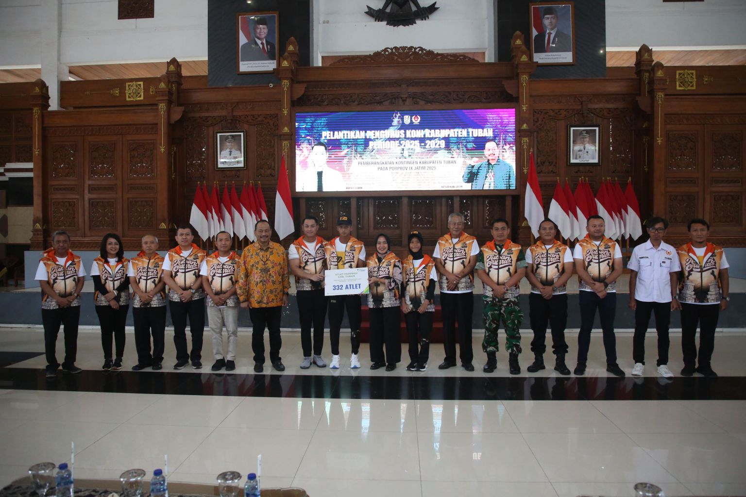 Pelepasan kontingen Tuban untuk Porprov IX Jatim 2025, atlet Tuban siap bersaing dengan daerah lain dalam ajang olahraga terbesar di Jawa Timur.