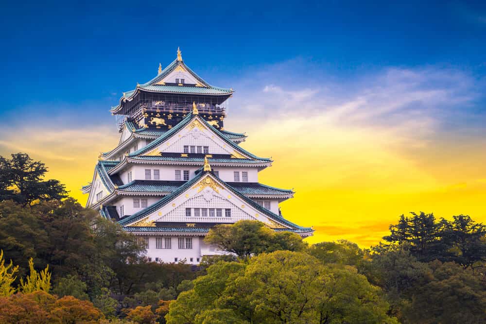 Osaka Castle, perpaduan sejarah dan alam yang menarik dikunjungi saat di Jepang.