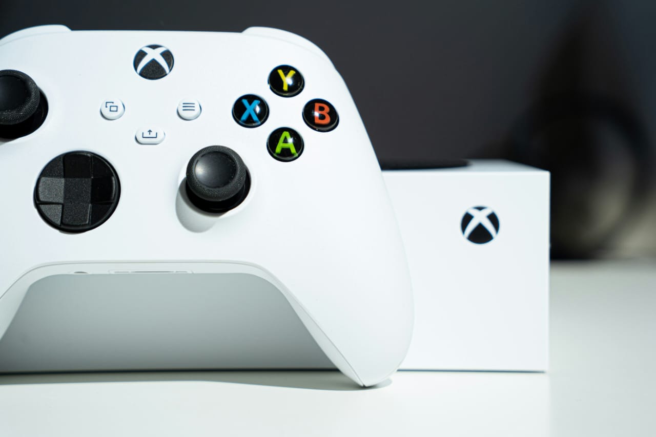 Ilustrasi konsol gaming Xbox Seri S milik Microsoft.