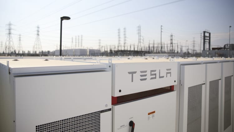 Tesla bangun pembangkit listrik baterai skala jaringan terbesar di China
