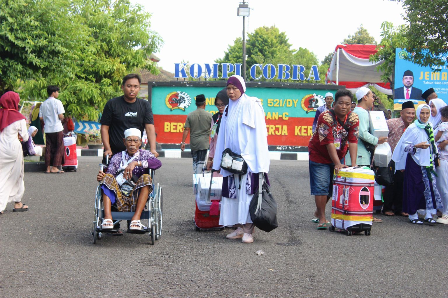 Keluarga jemaah haji Tuban menjemput di Kompi Senapan C pada tahun lalu.