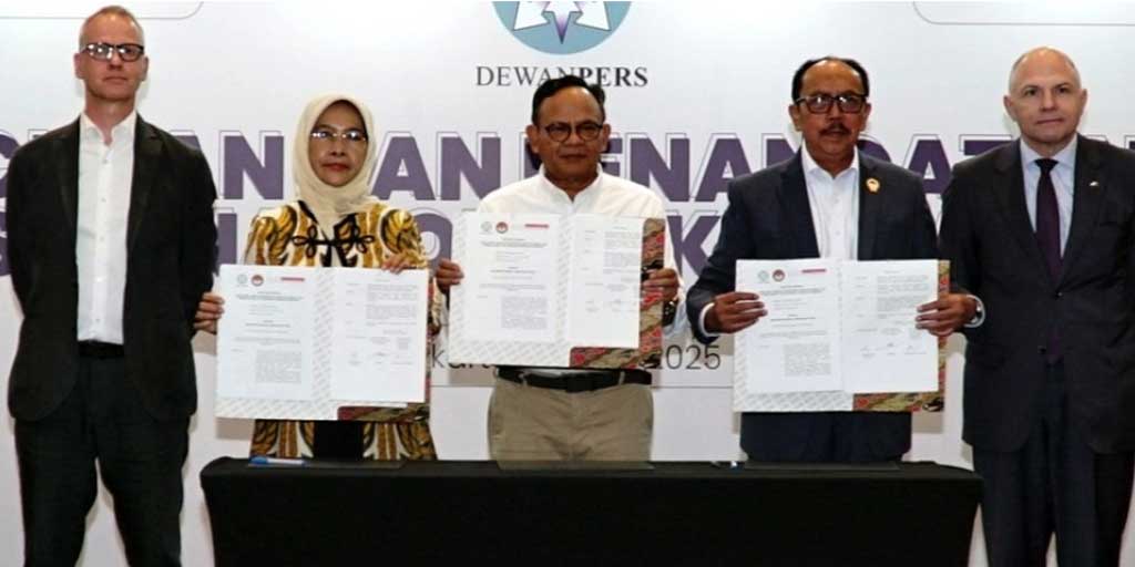 Penandatanganan nota kesepahaman Dewan Pers dengan LPSK yang digelar di Mangkuluhur Artotel Suites, Jakarta Selatan, Selasa (24/06).