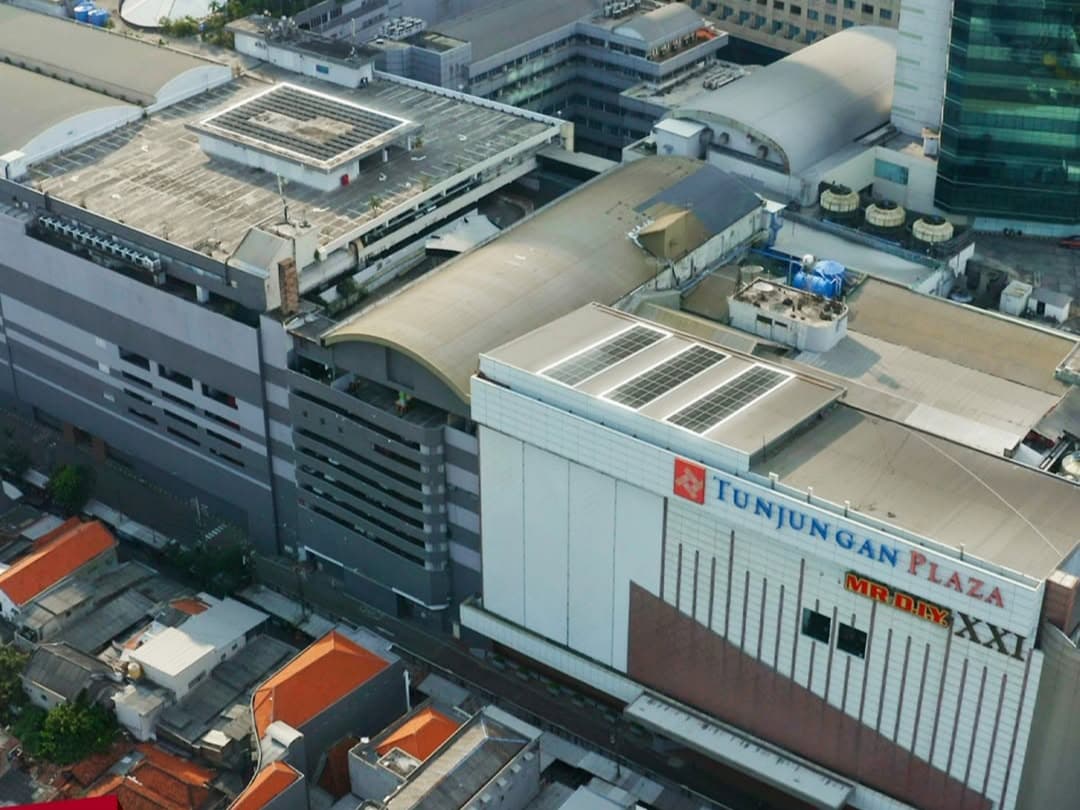 Mal tertua di Jawa Timur, Tunjungan Plaza, yang sudah berdiri sejak 1986.