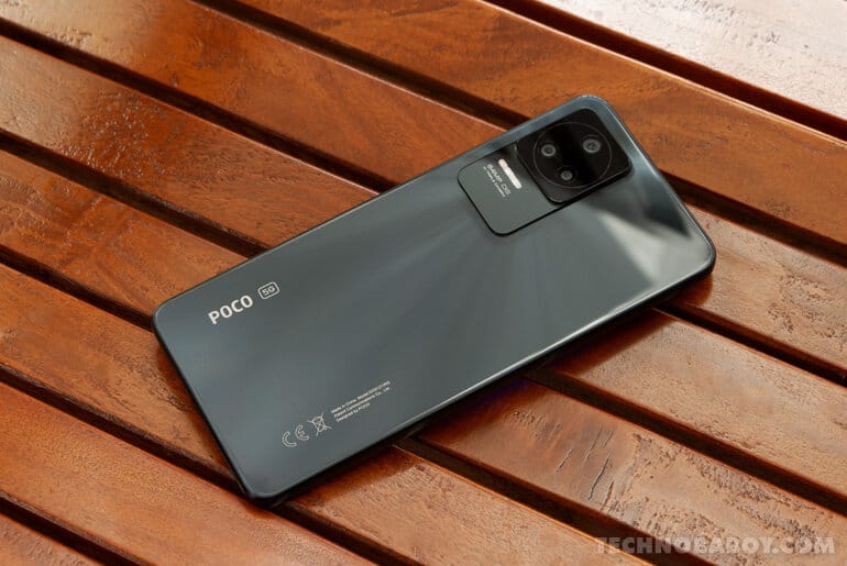 Poco F4 yang tidak akan mendapatkan dukungan update lagi dari Xiaomi mulai Juli.