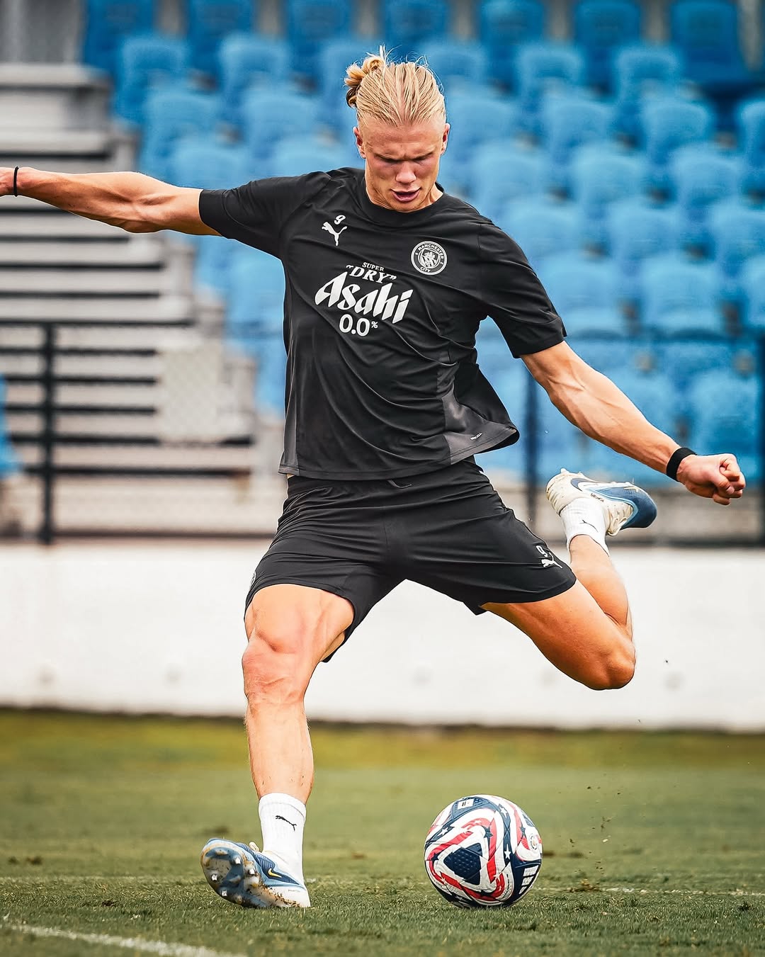 Erling Haaland jadi striker lapangan dengan gol mematikan