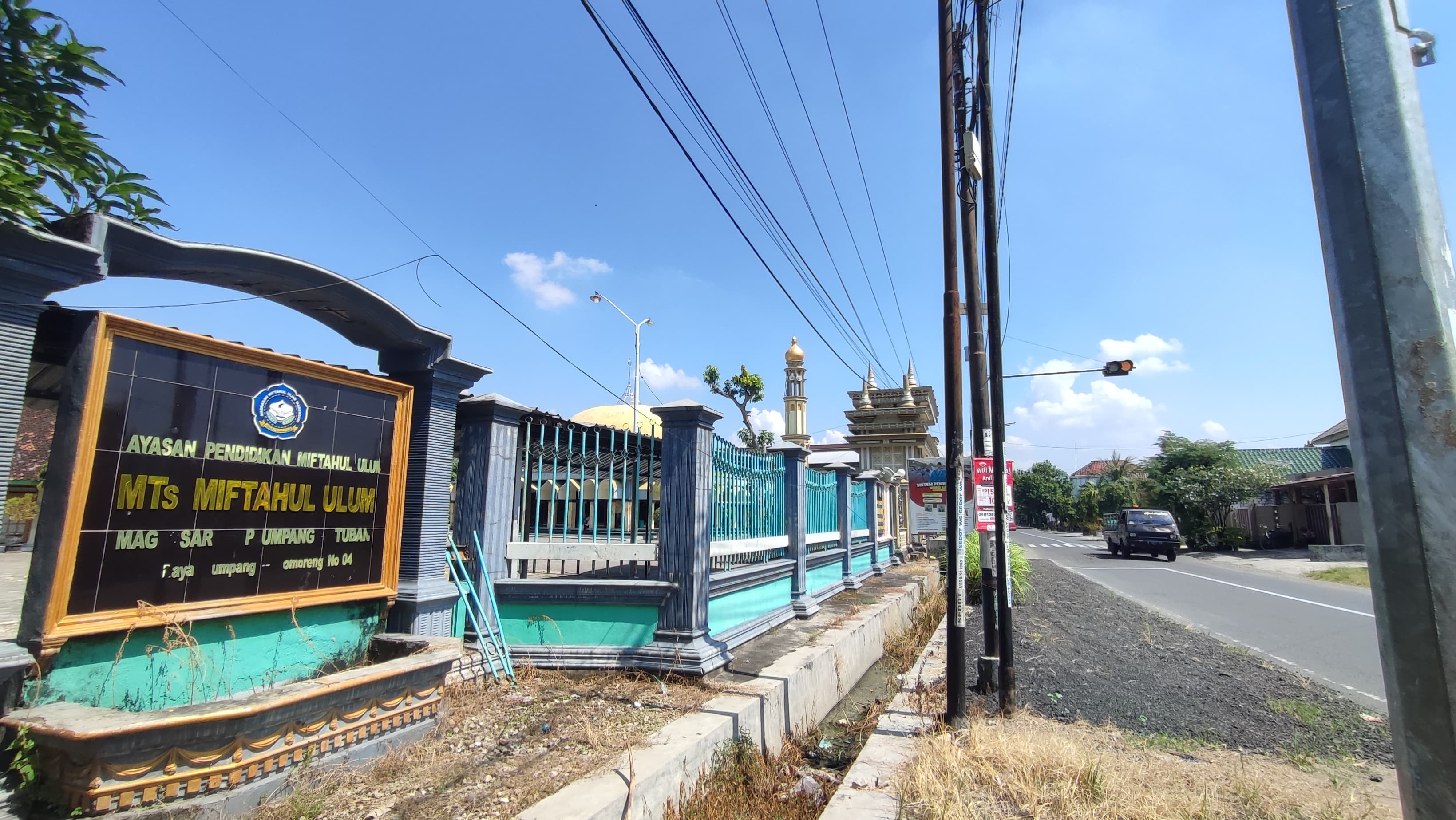 Kondisi MTs Miftahul Ulum usai insiden hilangnya komputer server sekolah yang berisi data-data penting, kemarin (1/7).