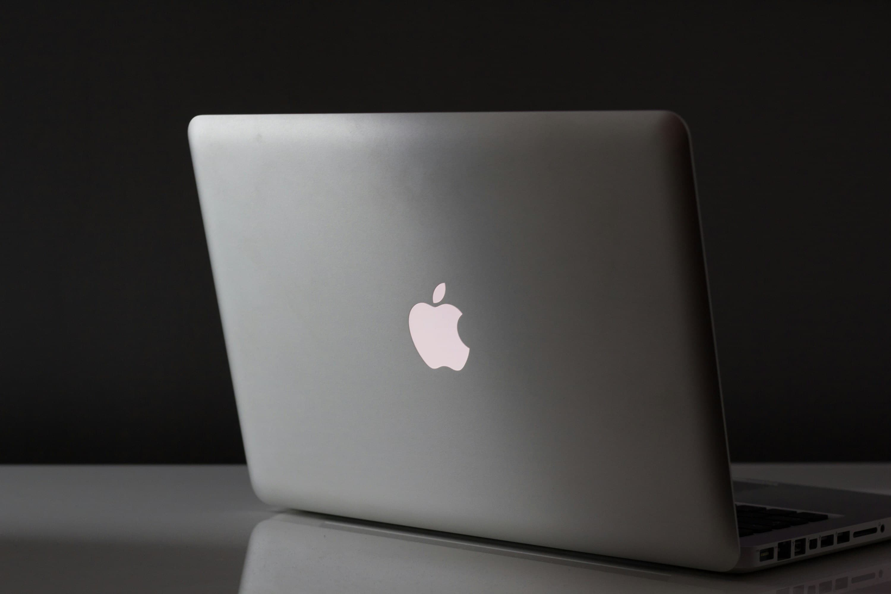Ilustrasi MacBook murah Apple yang akan dirilis menggunakan Chip A18 Pro
