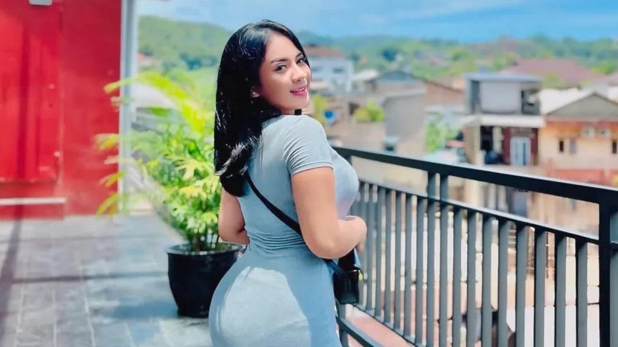 Selebgram Ambon Chasandra Thenu yang terjerat kasus pornografi.