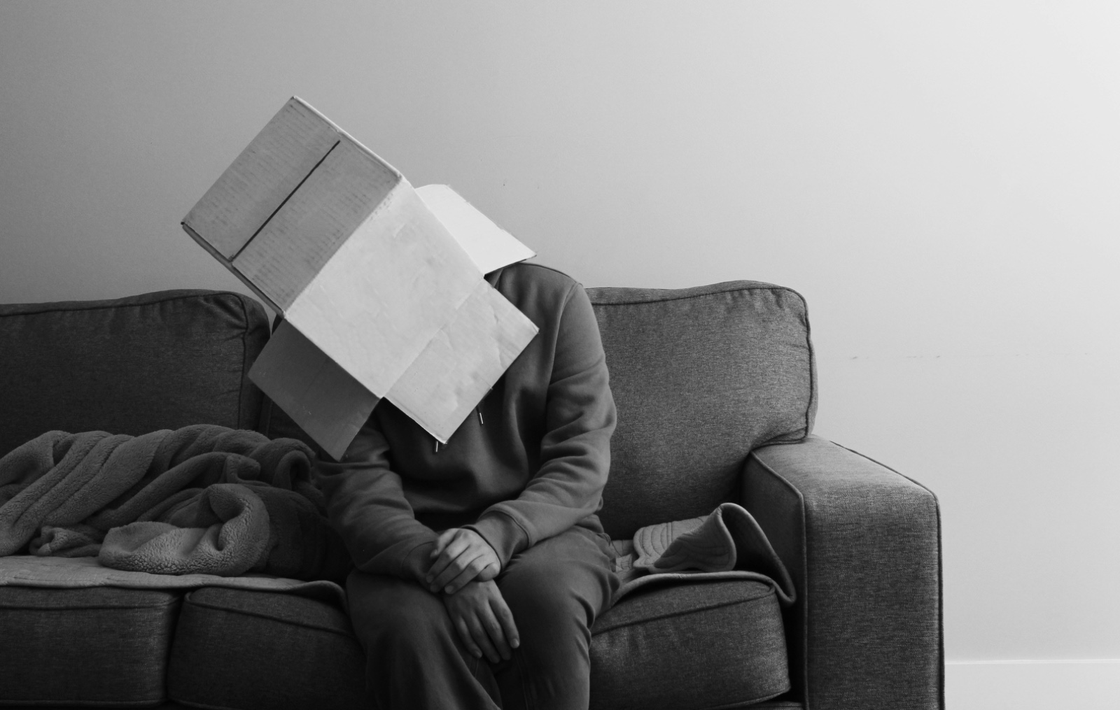 Pikiran berputar tanpa henti bisa bikin kita lelah dan kehilangan fokus, kenali tanda-tanda overthinking dan cara sederhana untuk meredakannya.