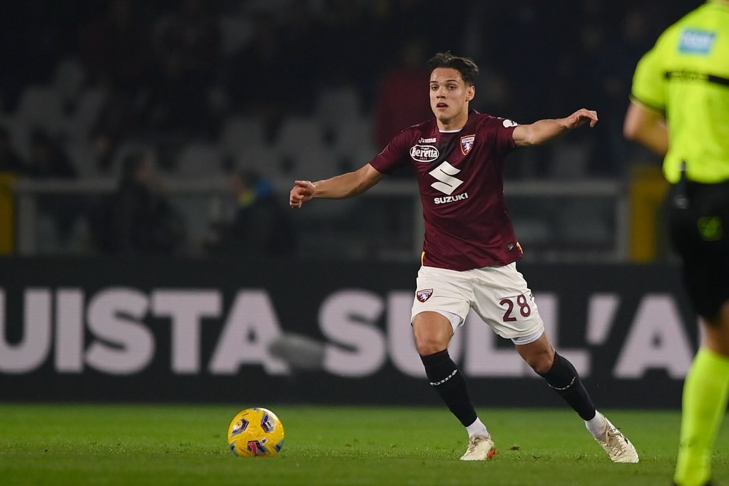 Nomor 4 AC Milan kembali jadi sorotan usai dikenakan Samuele Ricci