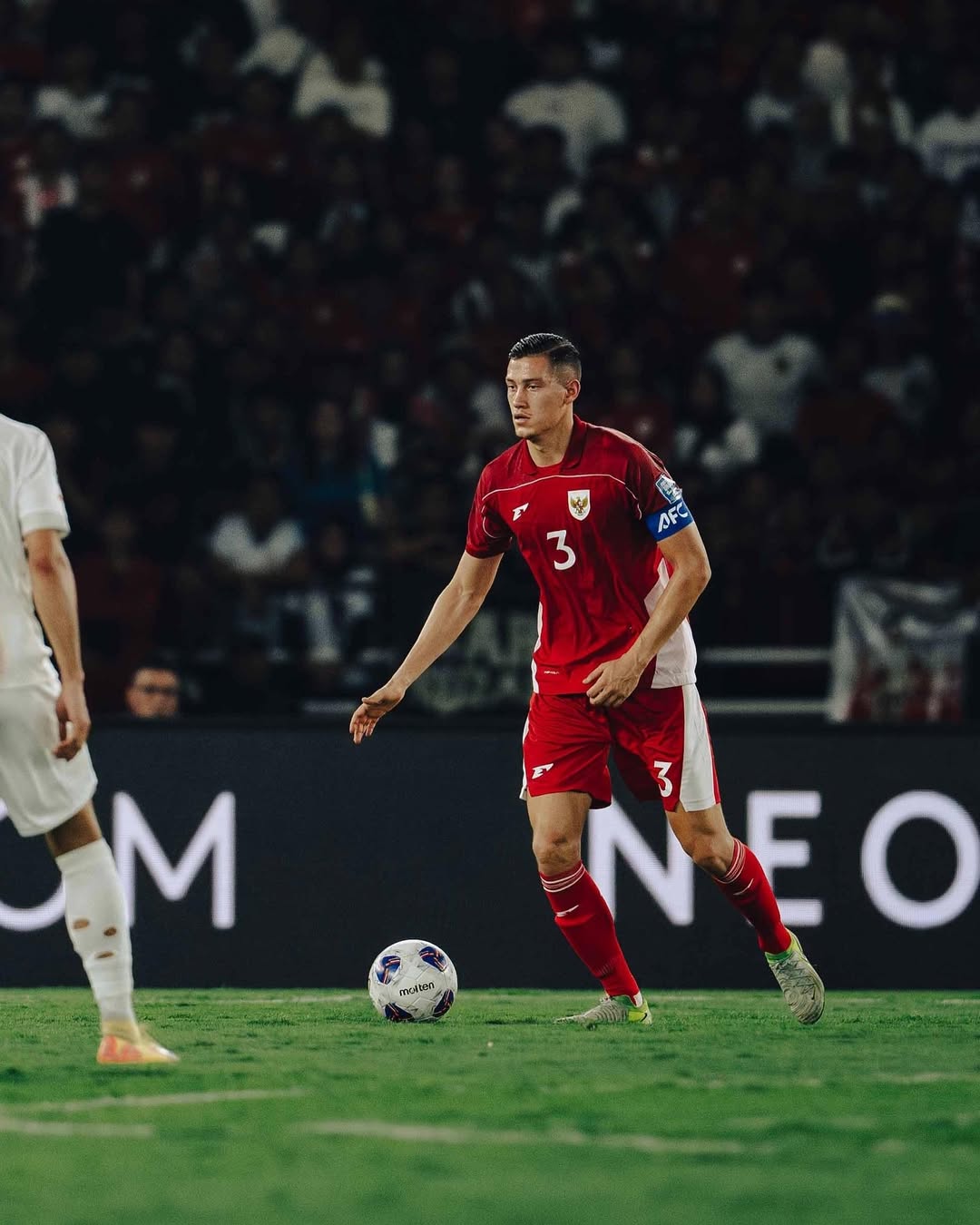 Kapten Timnas Jay Idzes sebut cinta fans Indonesia luar biasa