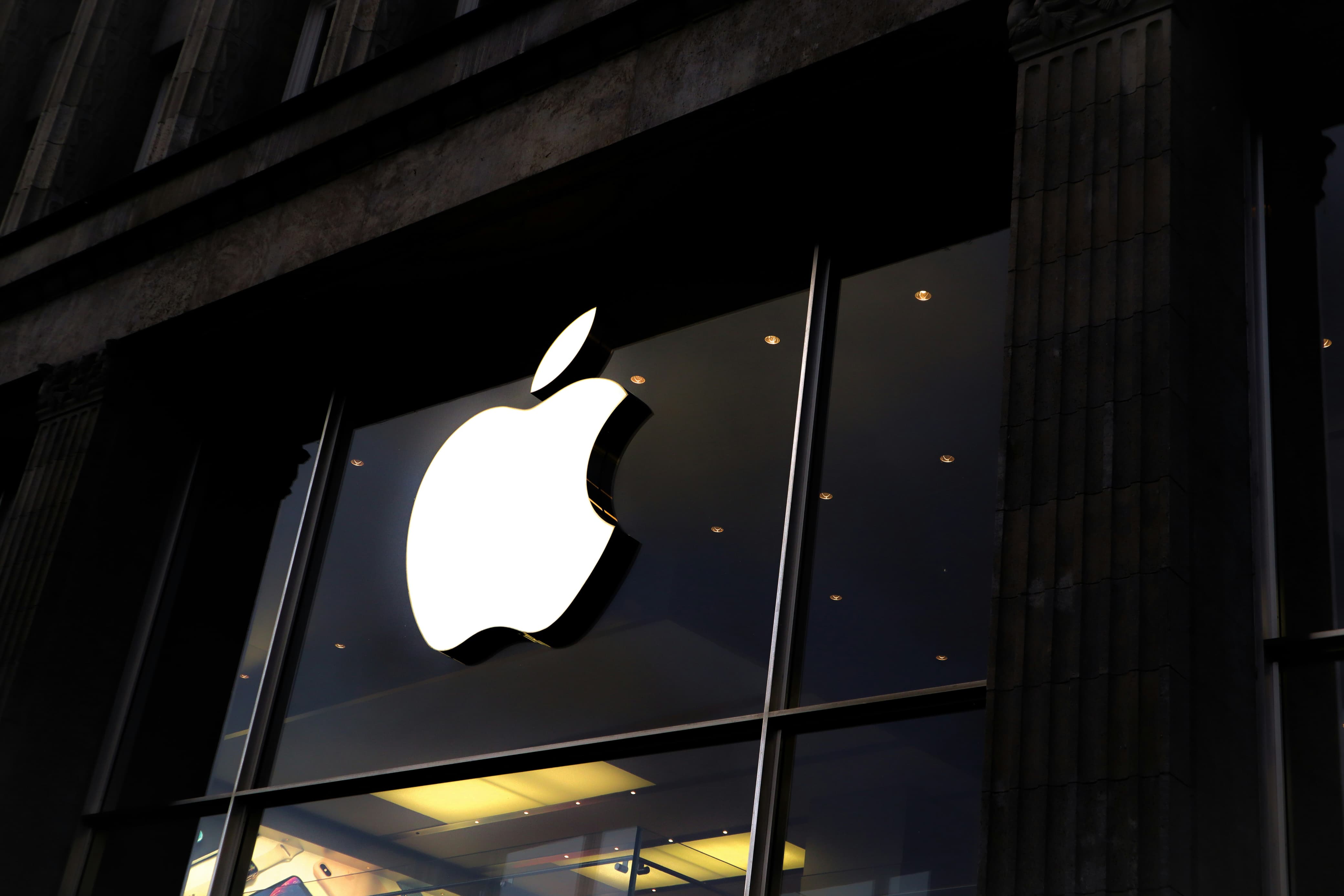 Apple yang diam-diam akusisi dua perusahaan sebagai bagian dalam mengembangkan AI mereka