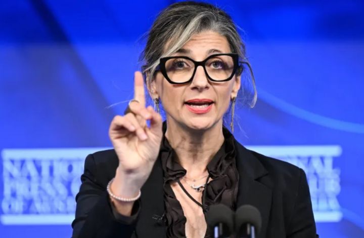 Francesca Albanese kecam sanksi AS atas laporannya tentang genosida Israel.