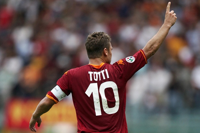 Franco Baresi, Maldini, Totti, hingga Giggs &mdash; mereka menunjukkan bahwa cinta sejati terhadap klub masih nyata.