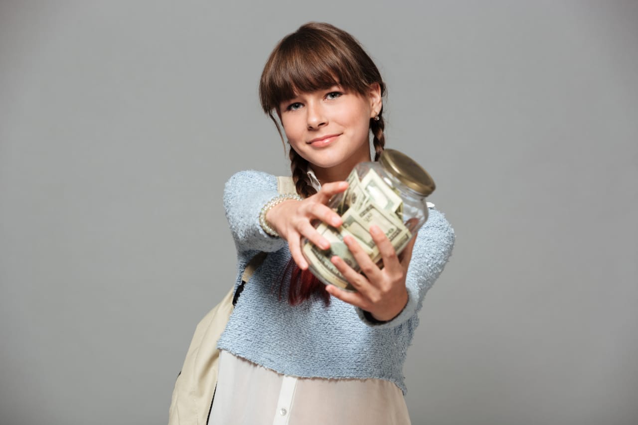 Dari dana darurat hingga simulasi investasi, inilah pendekatan edukasi finansial yang cocok untuk gaya hidup Gen Z.