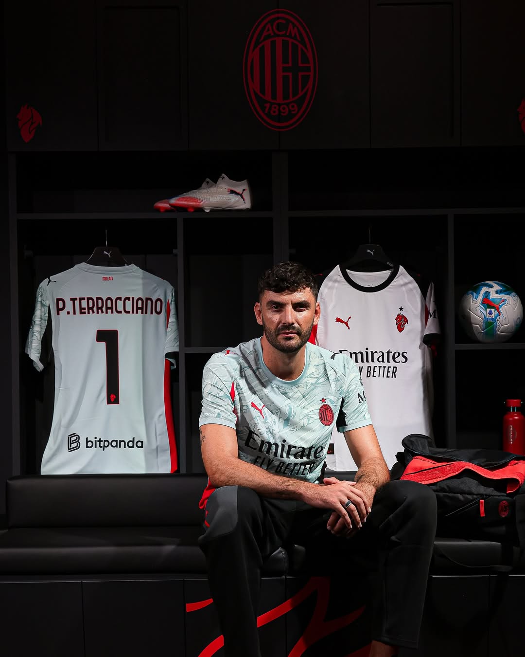 AC Milan Rekrut Kiper Veteran Pietro Terracciano untuk Musim 2025/2026