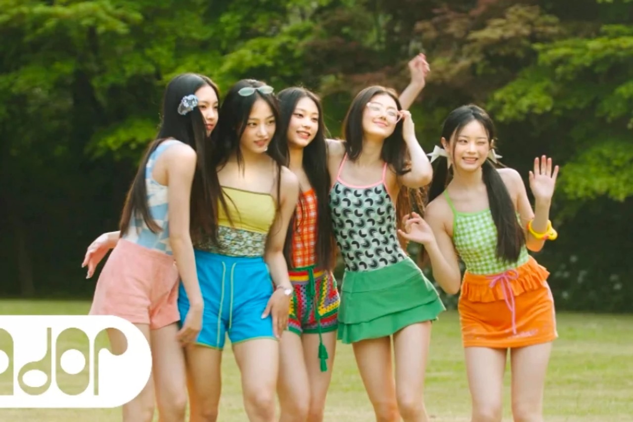 NewJeans rayakan debut ke-3 via animasi dan kilas balik YouTube