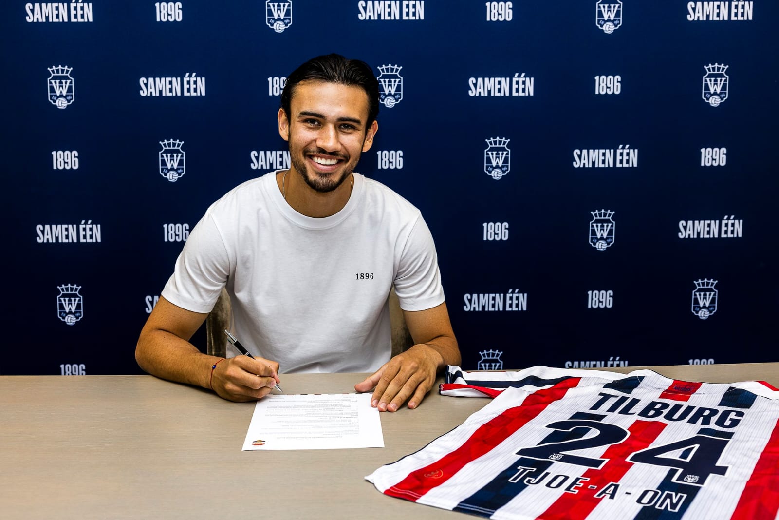 Bek Timnas Indonesia, Nathan Tjoe-A-On, teken kontrak dua tahun dengan Willem II.