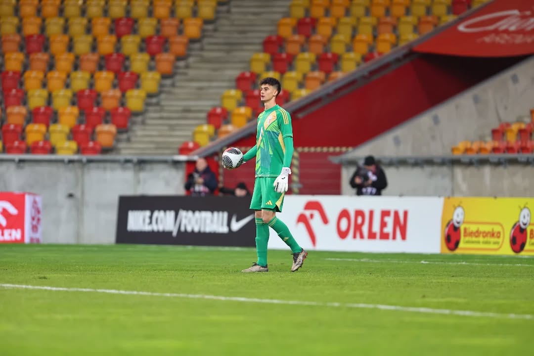 Kiper Muda AC Milan, Lorenzo Torriani, Masuk Incaran Lyon