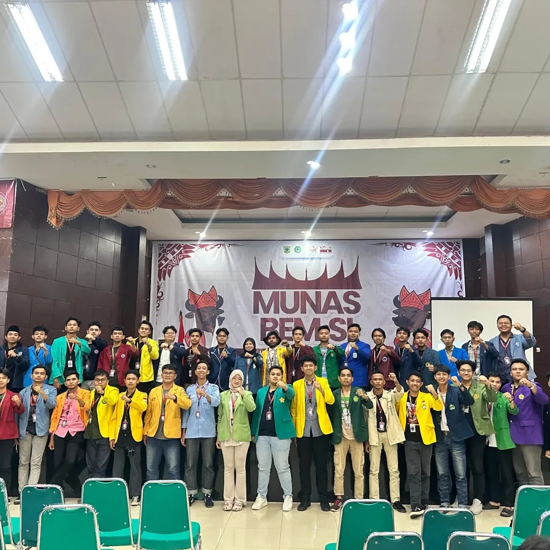 BEM SI Kerakyatan Tanggapi Mundurnya UGM dan Undip