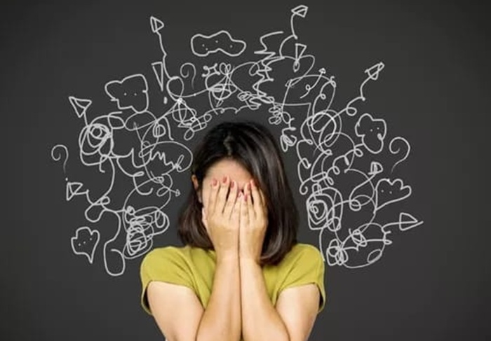 Pengalaman buruk seperti diselingkuhi atau dibohongi bisa memicu trust issue.