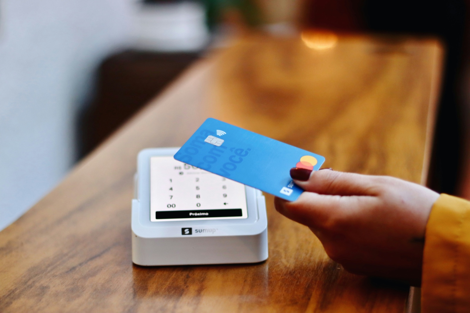 Gaji baru cair, tapi saldo e-wallet langsung tiris? Artikel ini mengulas bagaimana kebiasaan jajan harian bisa menguras anggaran tanpa disadari.
