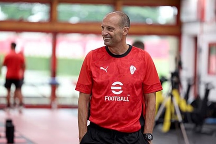 Pelatih AC Milan Massimiliano Allegri