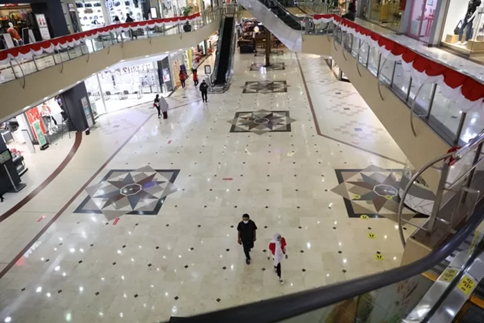Ilustrasi mall sepi di Indonesia.
