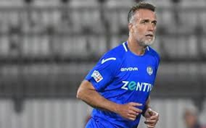 Dari gol spektakuler di Italia hingga kejayaan di Copa Am&eacute;rica, inilah cerita lengkap Gabriel Batistuta.