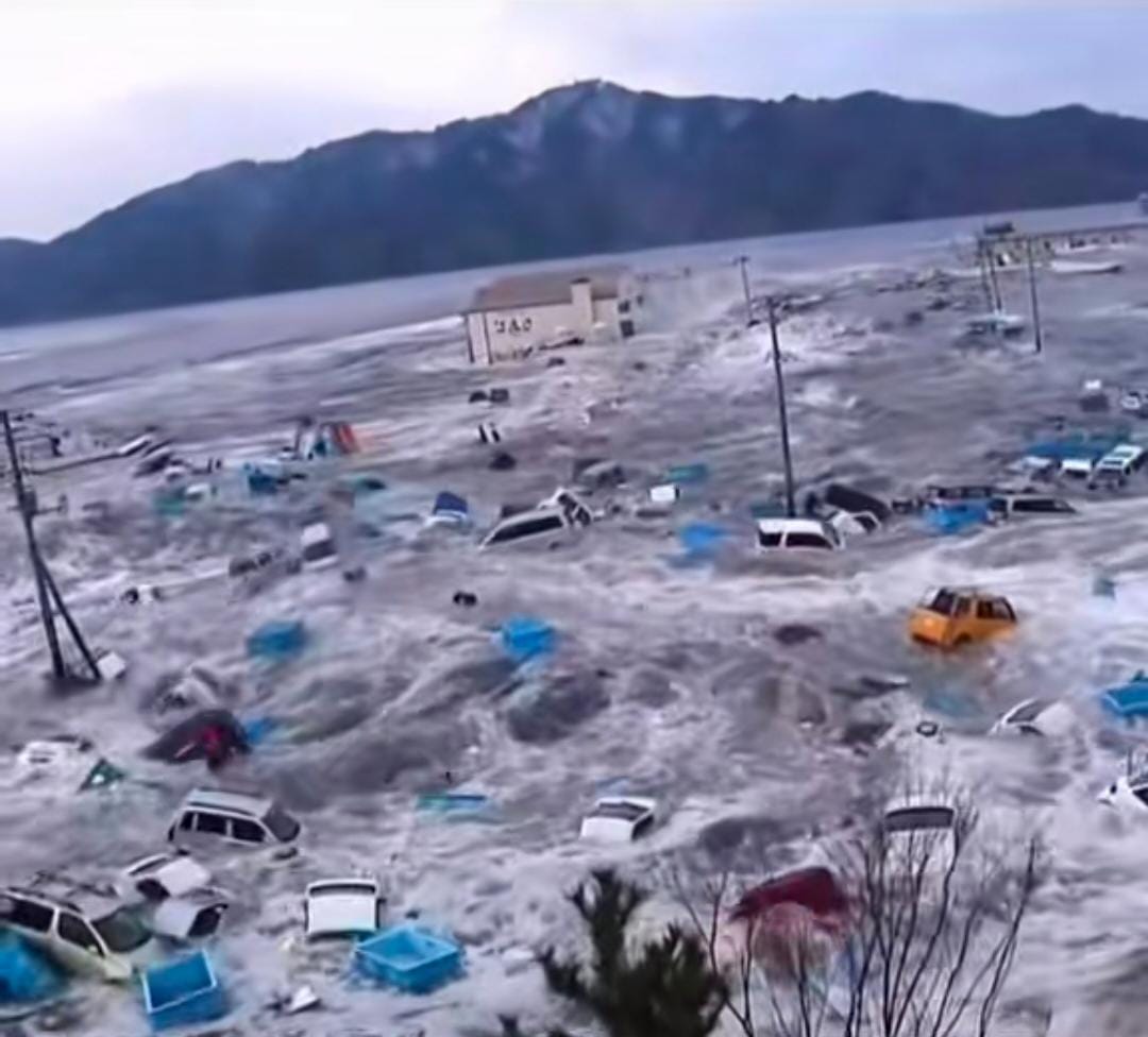 Jepang keluarkan peringatan tsunami usai gempa besar mengguncang Rusia, warga di 21 prefektur diminta waspada.