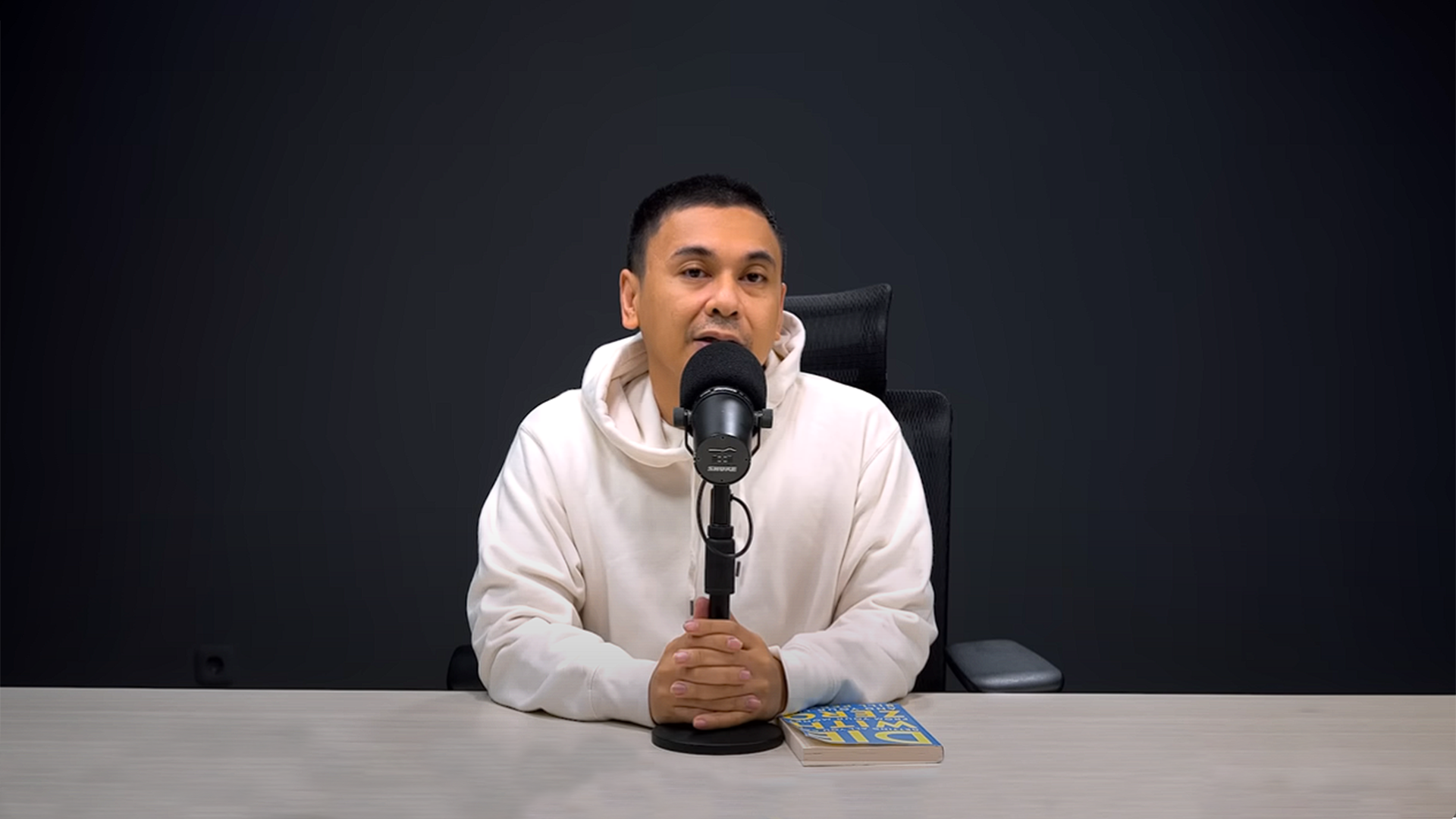 Dipengaruhi buku Die with Zero, Raditya Dika kini lebih berani menikmati hidup dan pengalaman.