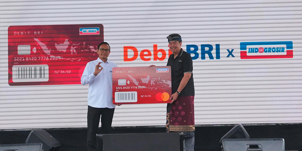 Peluncuran Kartu Debit Co-Branding BRI di Gianyar, Bali (31/7).