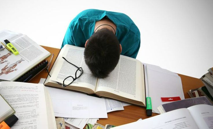 Prokrastinasi Gen Z dipicu oleh faktor kompleks seperti pola asuh, tekanan sosial, dan kecanduan digital.