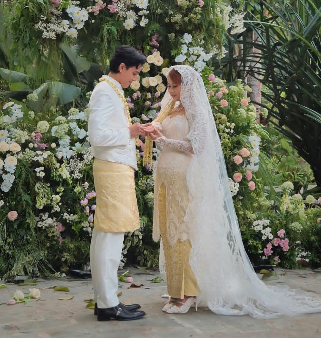 Nadin Amizah resmi menikah dengan Faishal Tanjung
