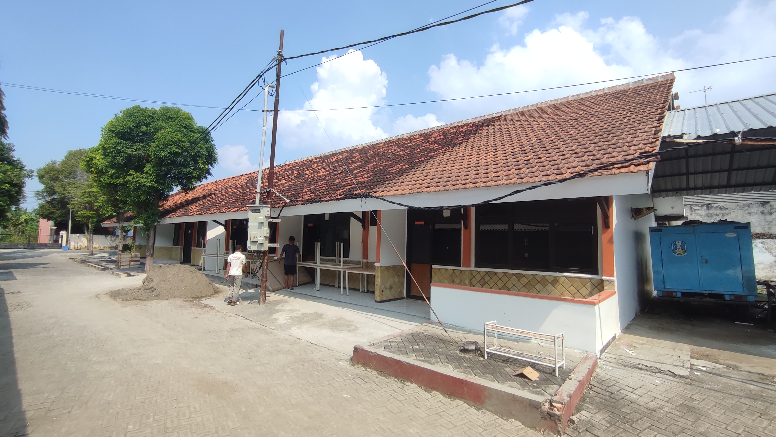 Tahap renovasi sarpras di SR Terintegrasi 18 Kabupaten Tuban hampir tuntas, kemarin (7/8).