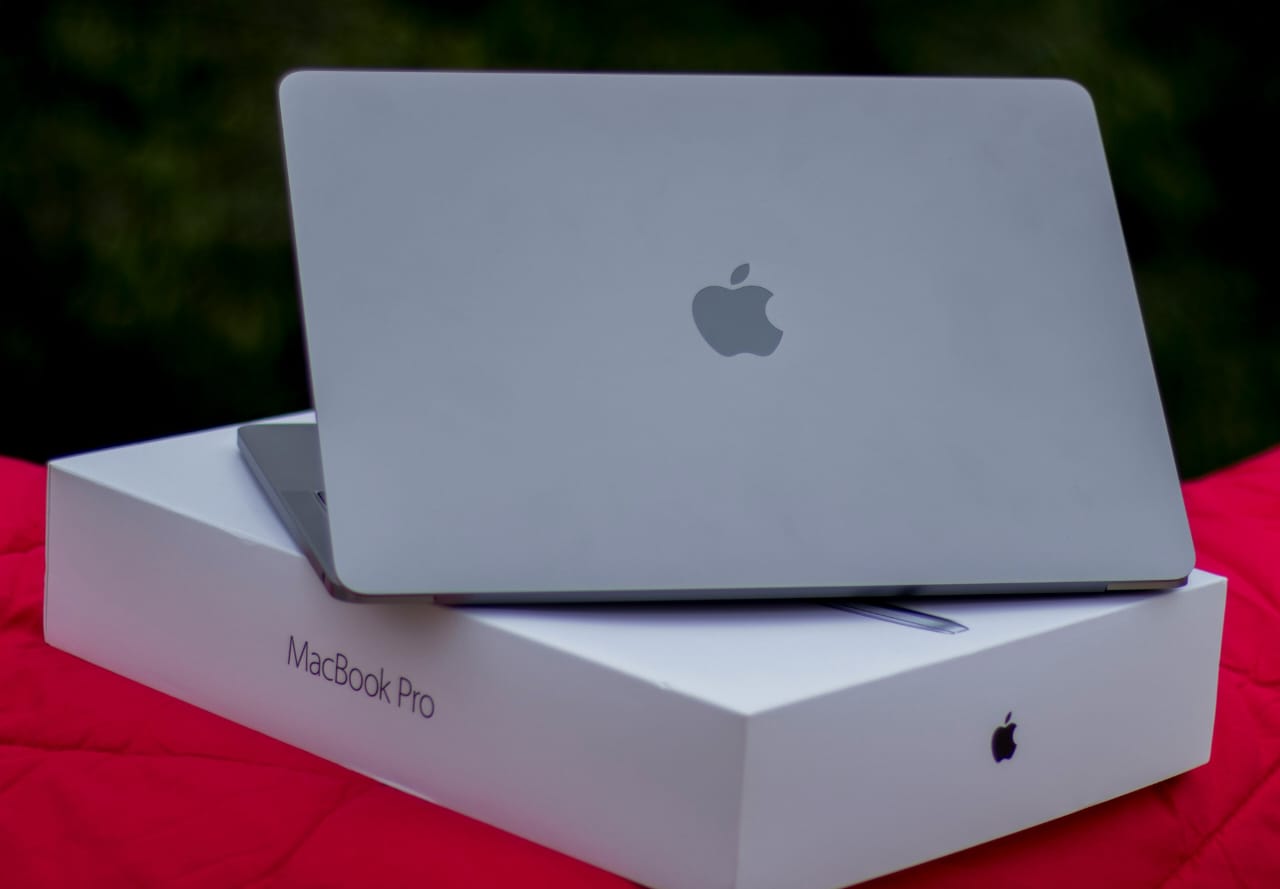 Ilustrasi Apple MacBook Pro