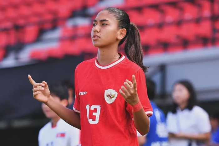 Bintang muda Indonesia Claudia Scheunemann teken kontrak panjang dengan klub papan atas Belanda, FC Utrecht.