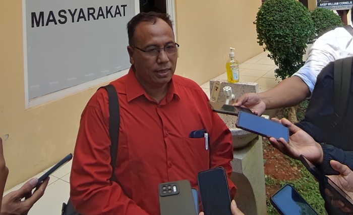 Mantan anggota DPRD Tuban M. Fuad mendatangi Polres untuk meminta kejelasan kasus penggelapan mobilnya yang terjadi sejak 2022.