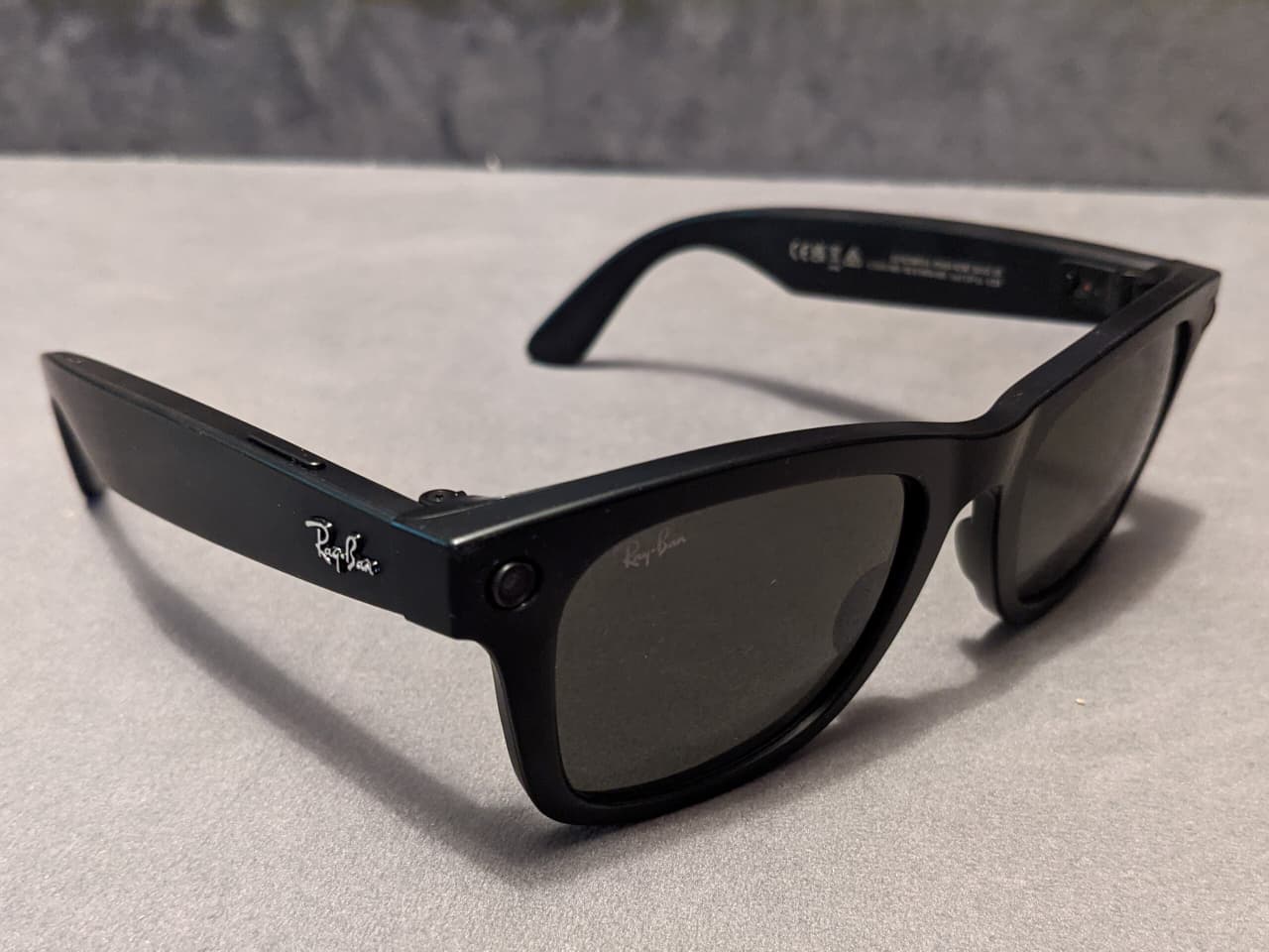 Kacamata pintar Meta Ray-Ban