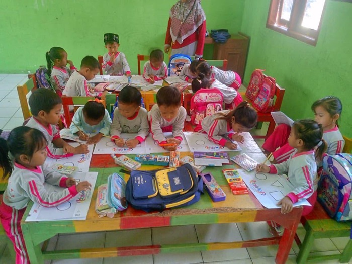 PC IGRA Bancar menyelenggarakan seleksi Festival Menggambar dan Mewarnai dari Bentuk Geometri 2025 di RA Nurul Amin, Desa Sukolilo, Kecamatan Bancar, Sabtu (16/8).