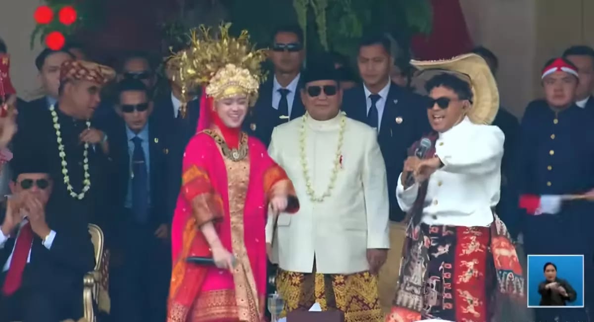 Lagu viral Tabola Bole tembus 74 juta views dan jadi sorotan di Istana Merdeka,Prabowo tampil santai ikut menikmati iramanya.