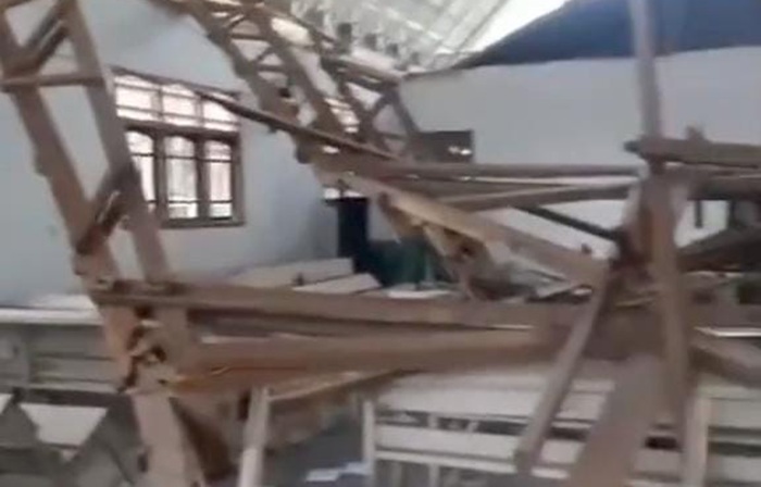Gereja Elim Masani roboh akibat gempa magnitudo 6.0 menguncang Desa Masani, Kecamatan Poso Pesisir, Sulawesi Tengah.